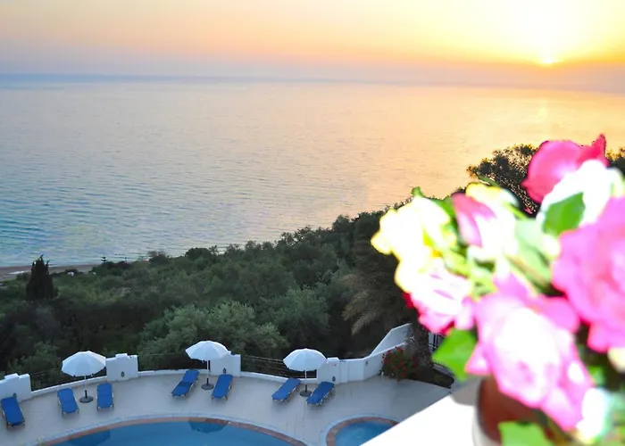 Beautiful Maria With Pool - Agios Gordios Beach, Corfu Appartamento